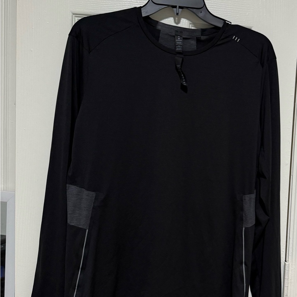 Lululemon Men's Black Long Sleeve Shirt - Picture 1 of 10